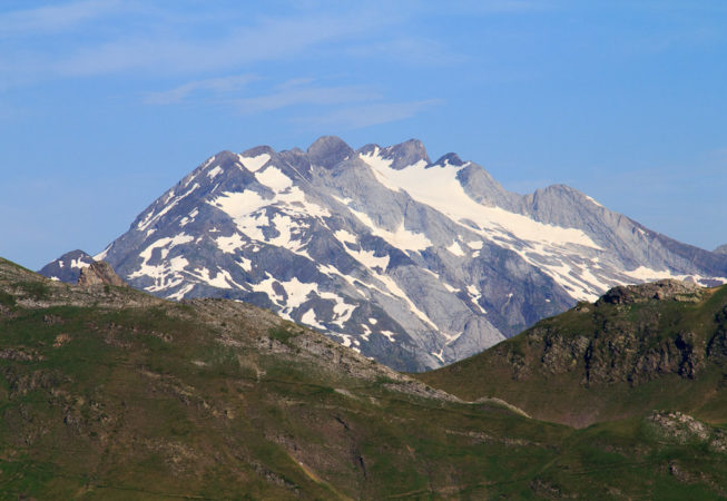 Vignemale et glacier d'Ossoue depuis la Pahule